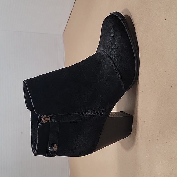 Gianni Bini Black Suede Booties.  NWOT, Size 8 - Picture 4 of 10